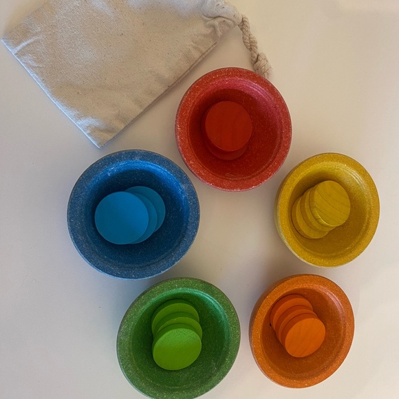 Plan Toys Sort & Count Cups - Picture 2 of 8